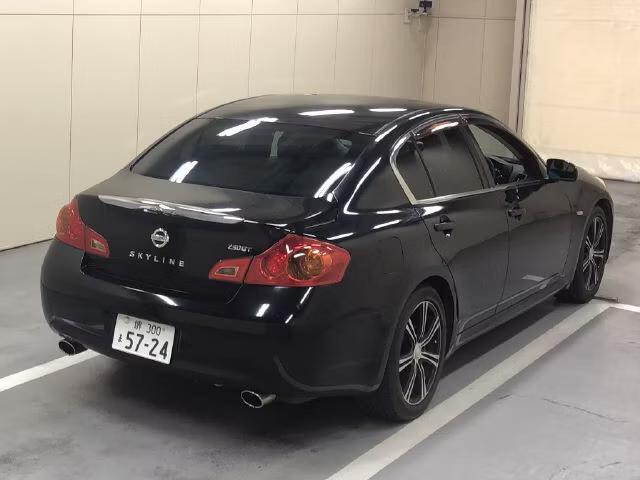 NISSAN SKYLINE
