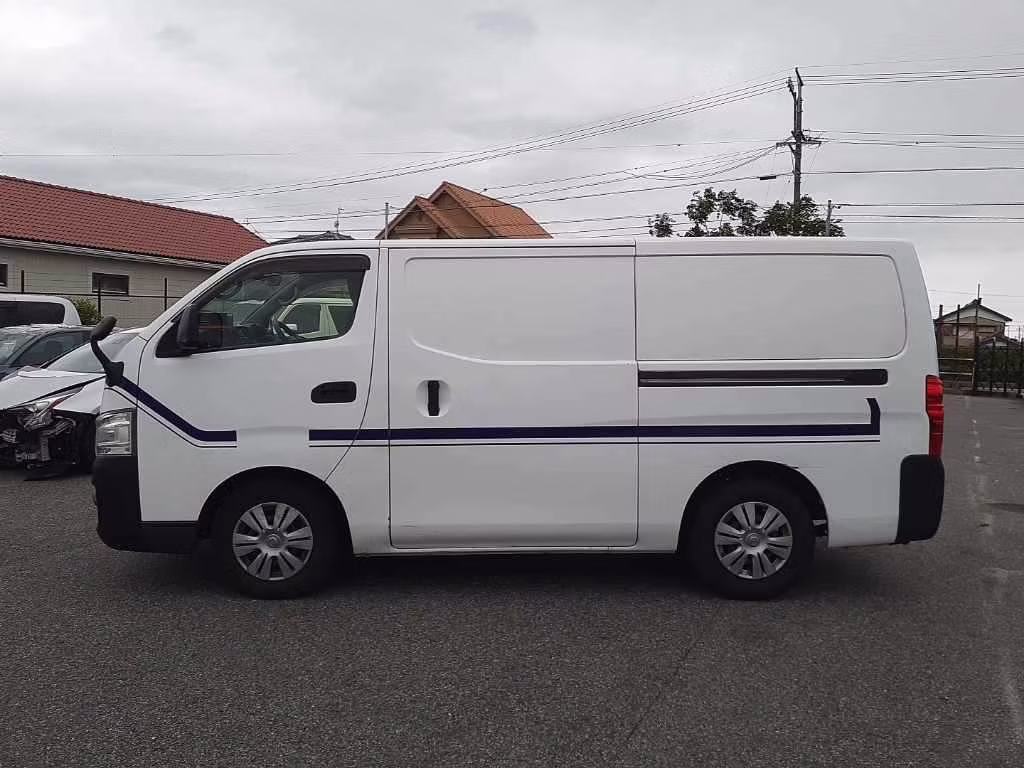 NISSAN NV350 CARAVAN