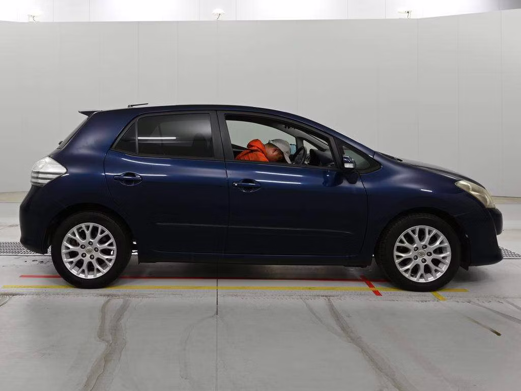TOYOTA BLADE