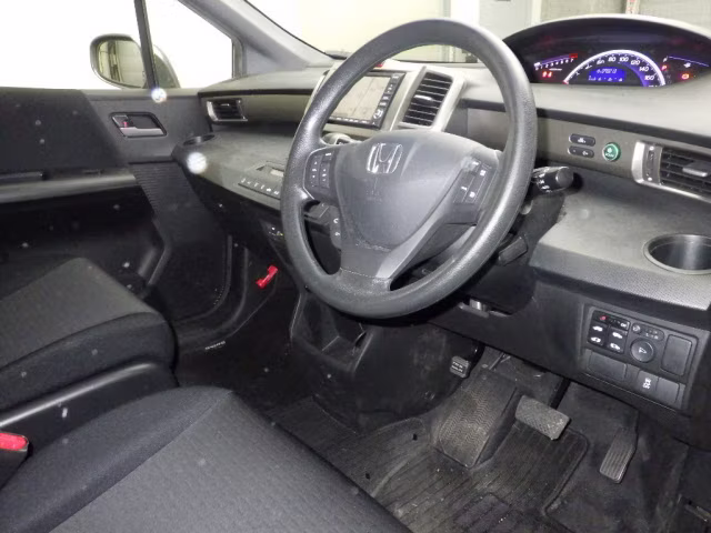 HONDA FREED SPIKE