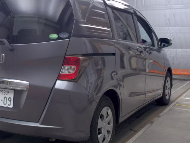 HONDA FREED SPIKE