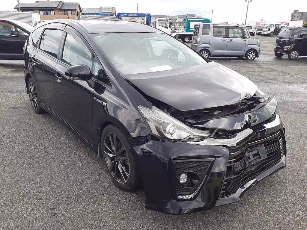 TOYOTA PRIUS ALPHA