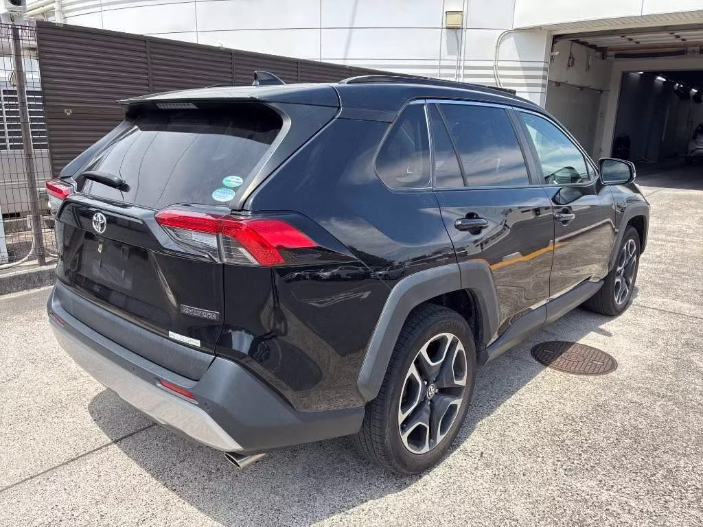 TOYOTA RAV4