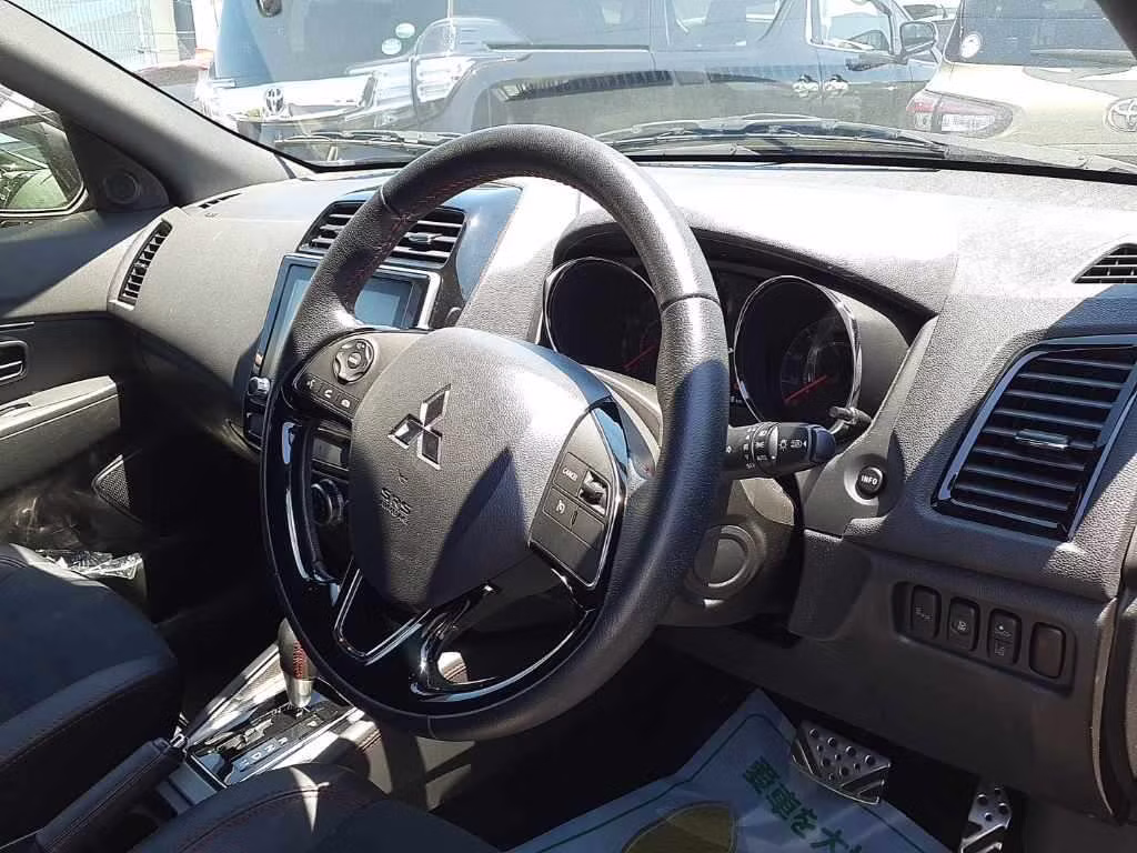 MITSUBISHI RVR