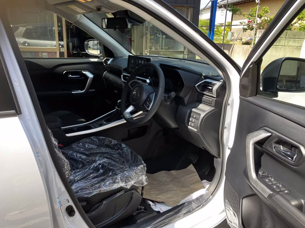 DAIHATSU ROCKY