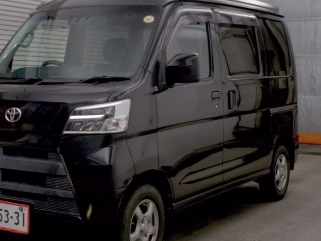 TOYOTA PIXIS VAN