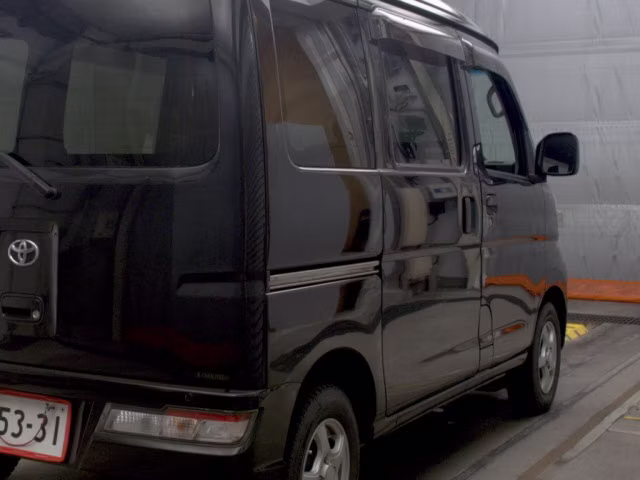 TOYOTA PIXIS VAN