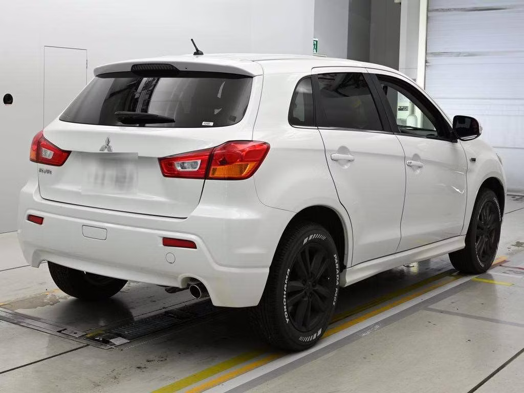 MITSUBISHI RVR