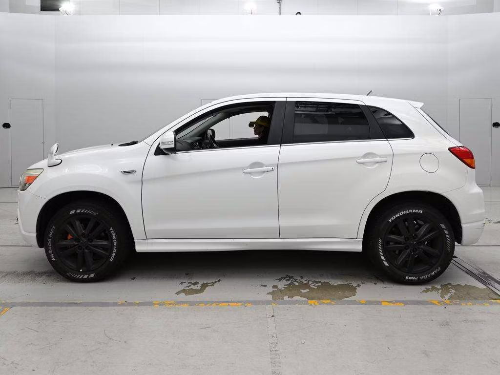 MITSUBISHI RVR