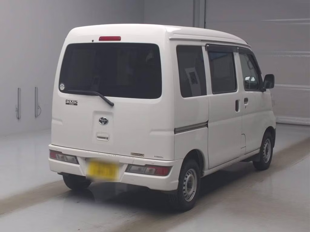 TOYOTA PIXIS VAN