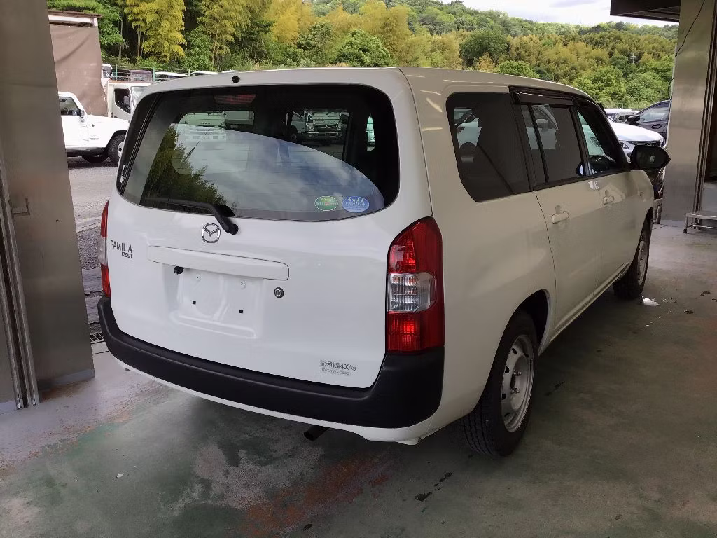 MAZDA FAMILIA