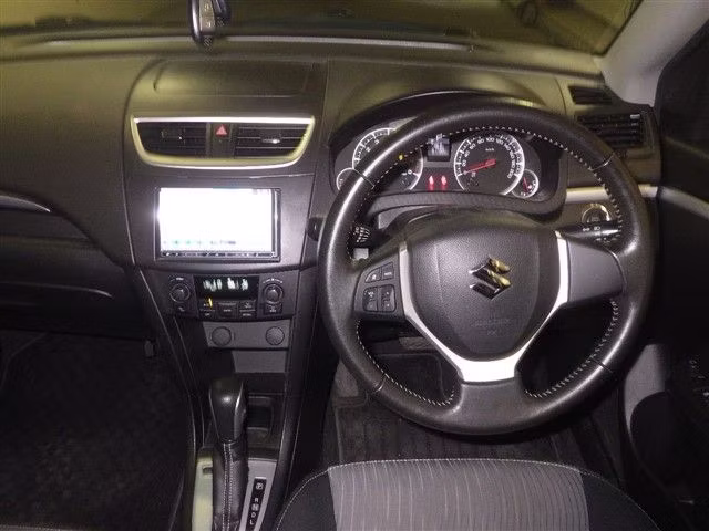 SUZUKI SWIFT