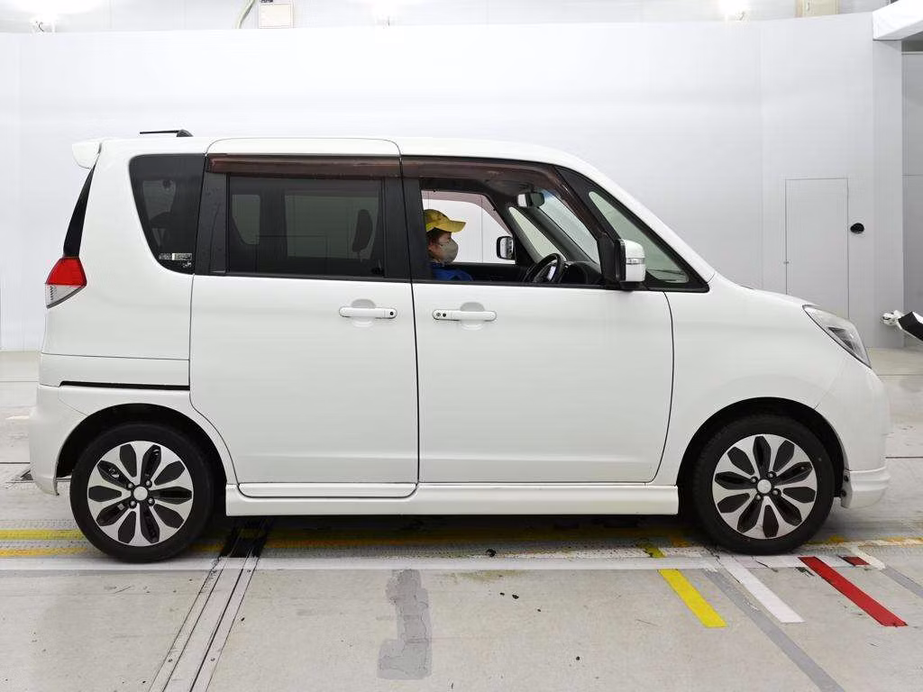 MITSUBISHI DELICA D:2