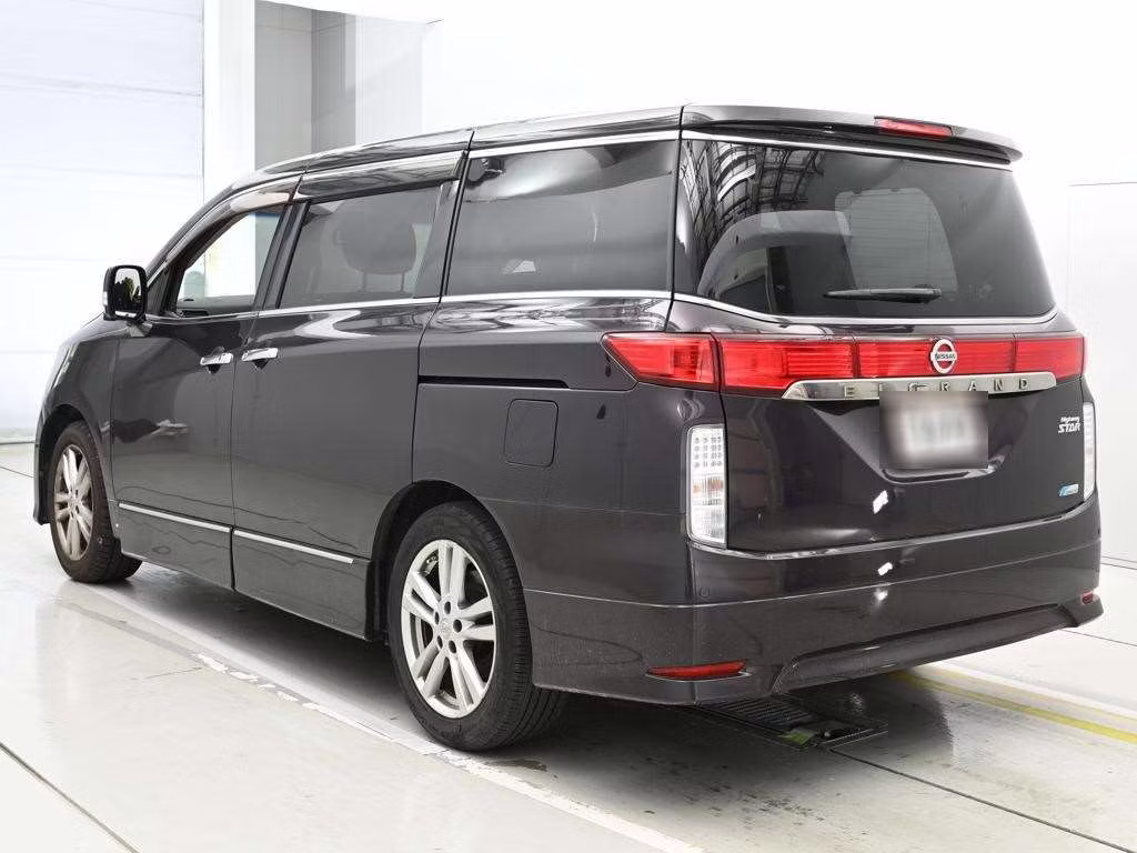 NISSAN ELGRAND