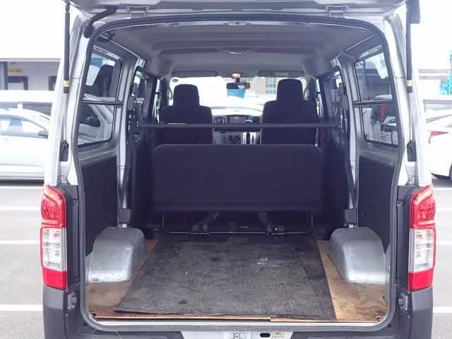 NISSAN NV350 CARAVAN