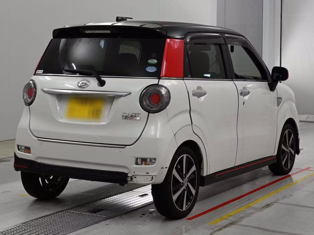 DAIHATSU CAST