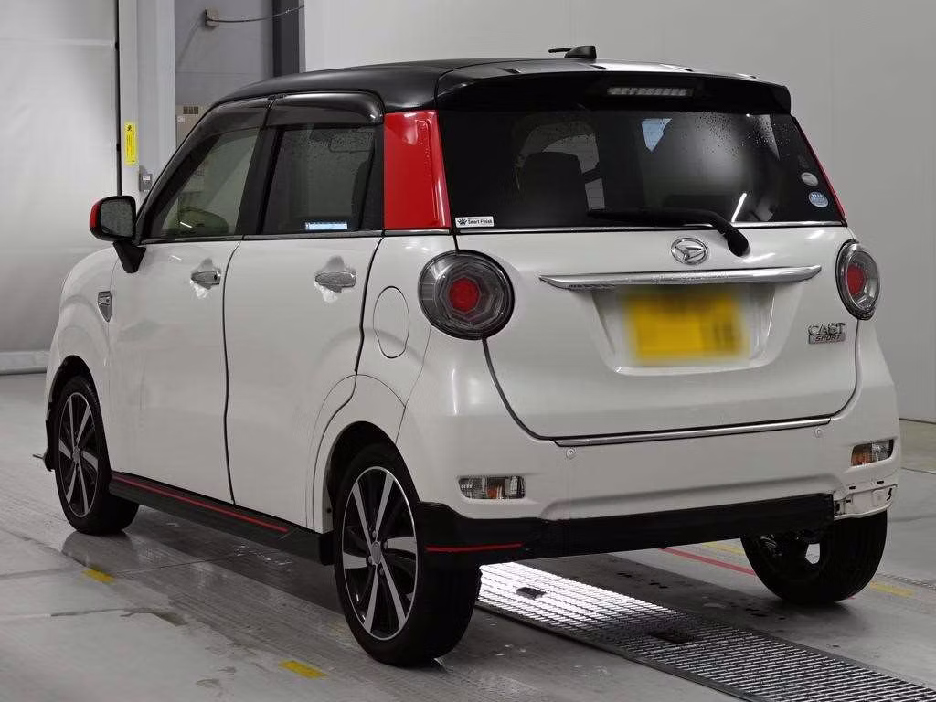 DAIHATSU CAST