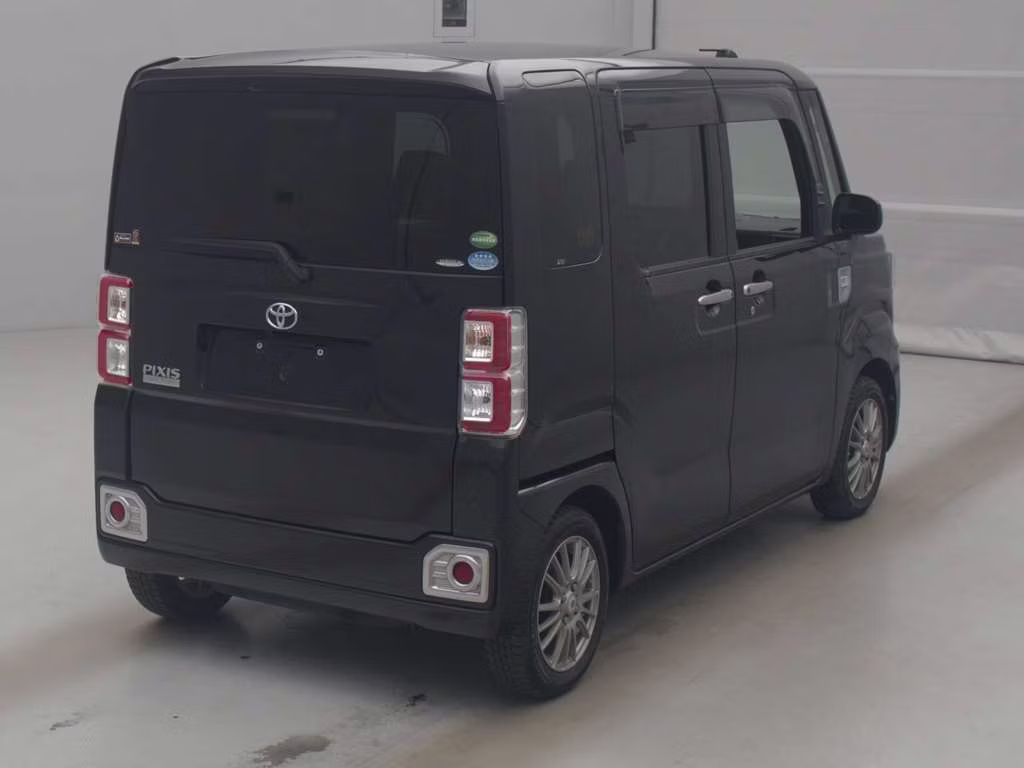 TOYOTA PIXIS MEGA