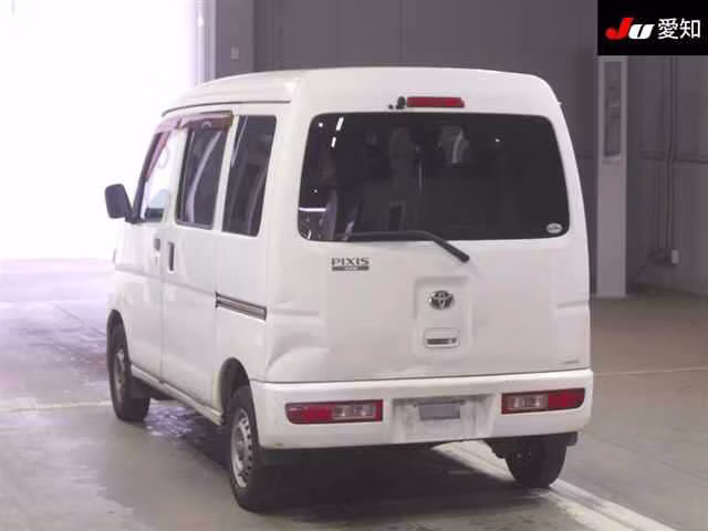 TOYOTA PIXIS VAN