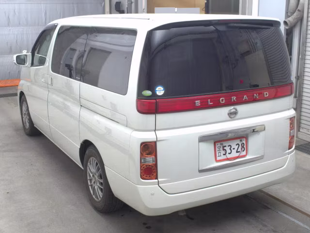 NISSAN ELGRAND