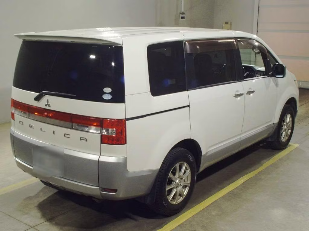 MITSUBISHI DELICA D:5