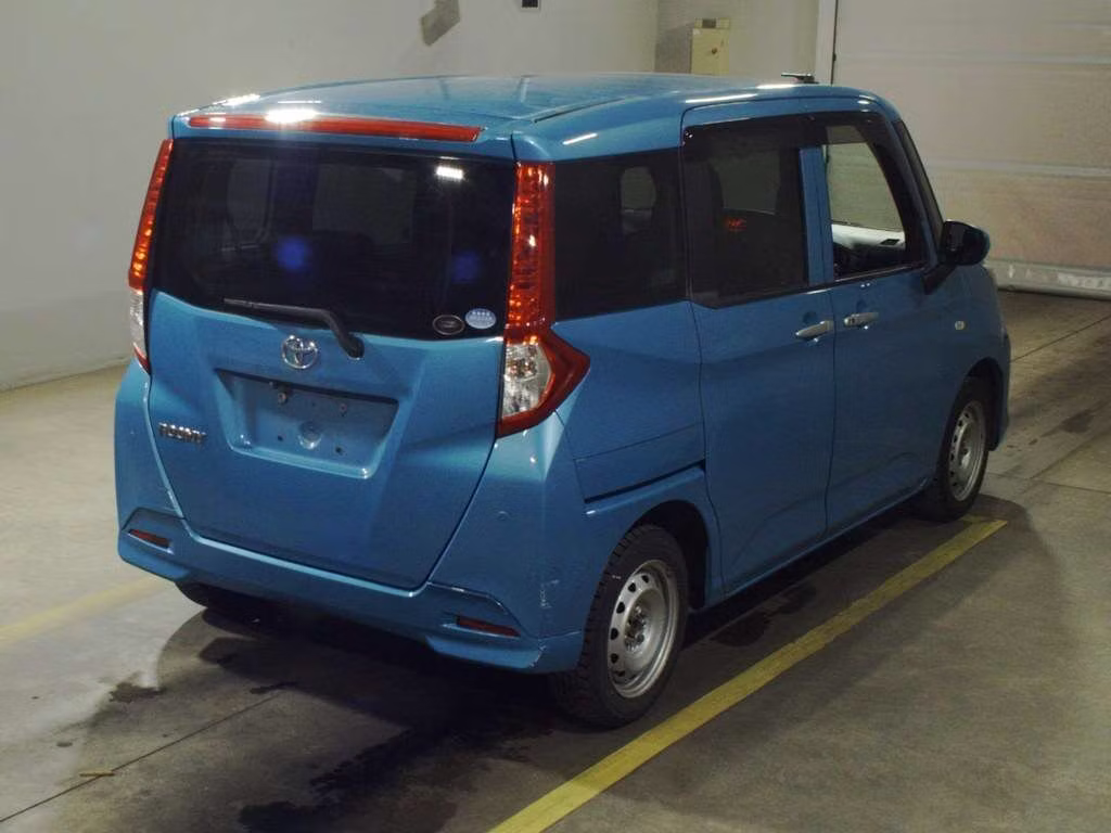 TOYOTA ROOMY
