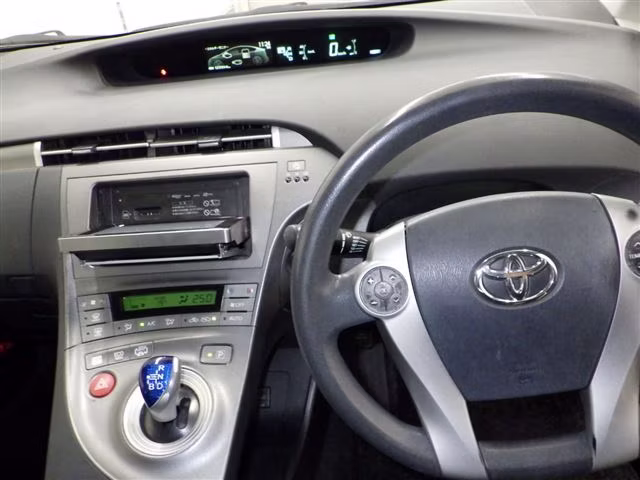 TOYOTA PRIUS PHV