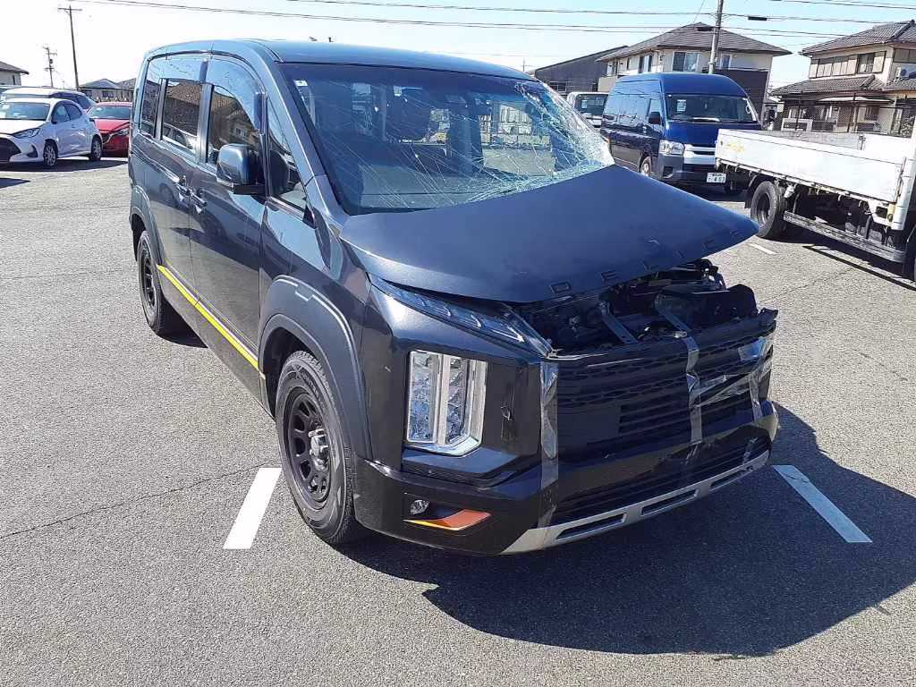 MITSUBISHI DELICA D:5