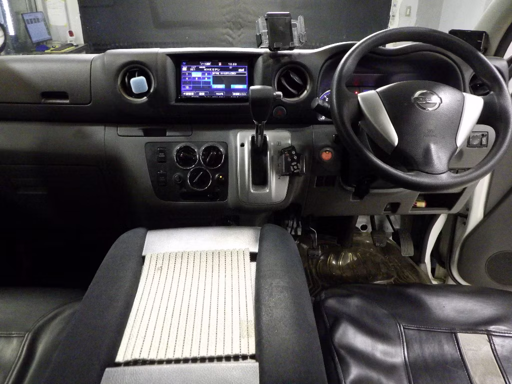 NISSAN NV350 CARAVAN