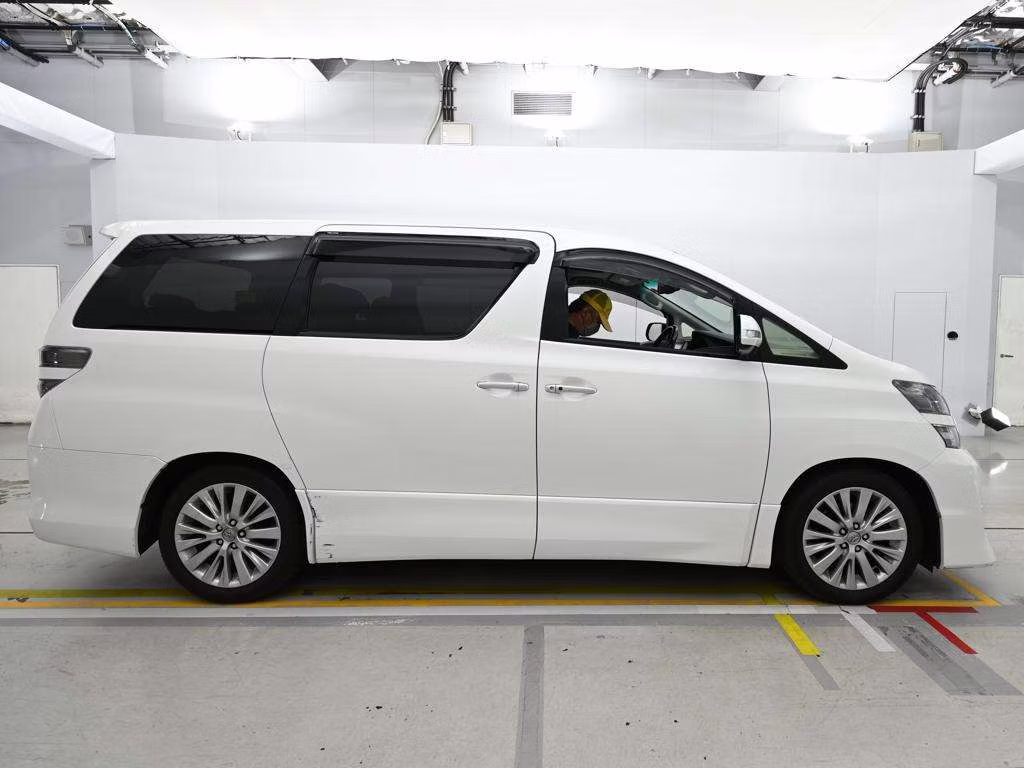 TOYOTA VELLFIRE