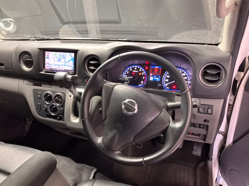 NISSAN NV350 CARAVAN