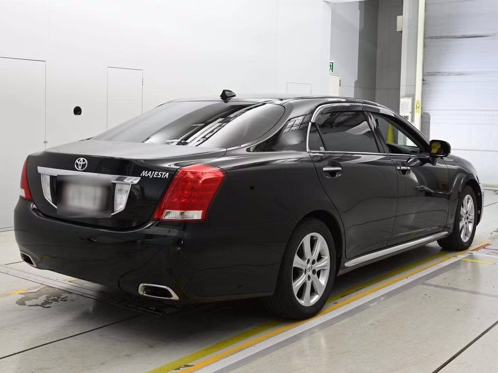 TOYOTA CROWN MAJESTA