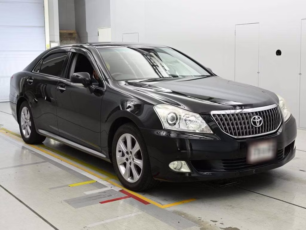 TOYOTA CROWN MAJESTA