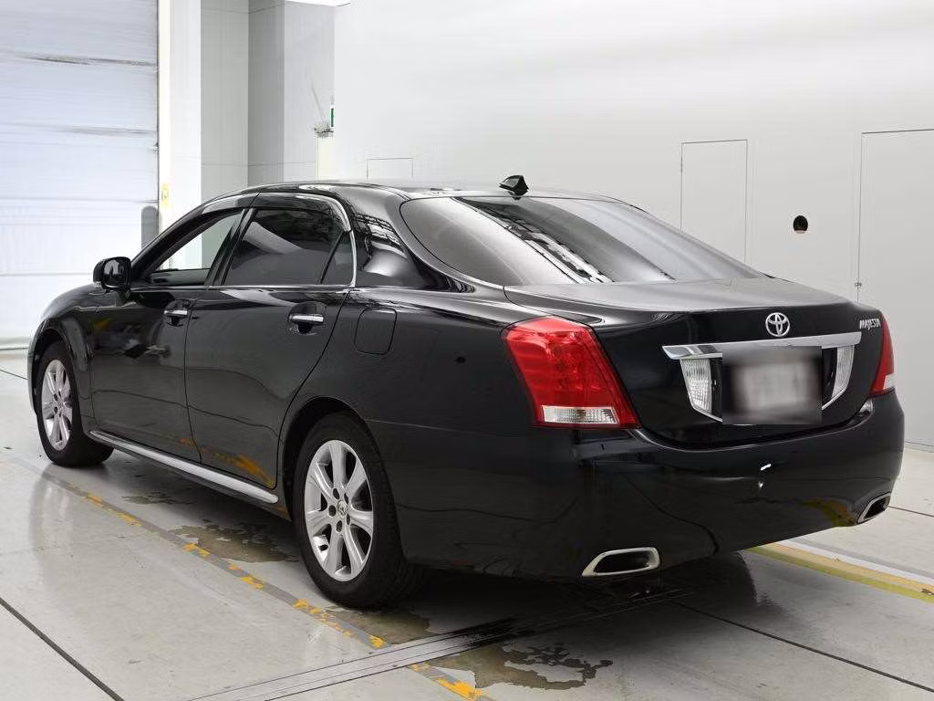 TOYOTA CROWN MAJESTA