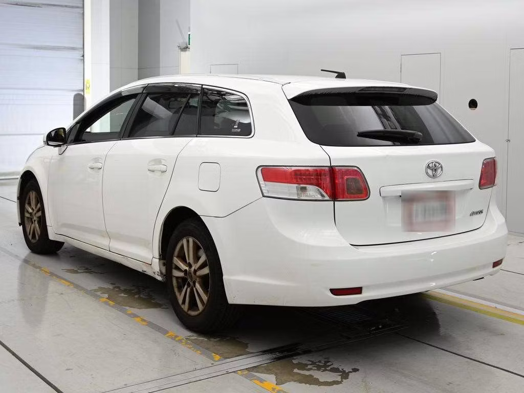 TOYOTA AVENSIS