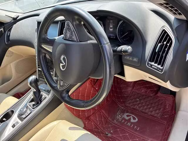 NISSAN SKYLINE