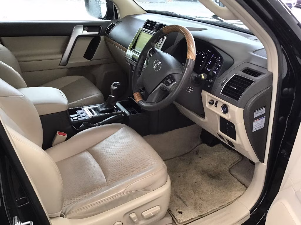 TOYOTA LAND CRUISER PRADO