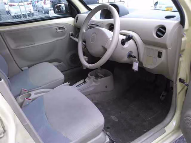 DAIHATSU ESSE
