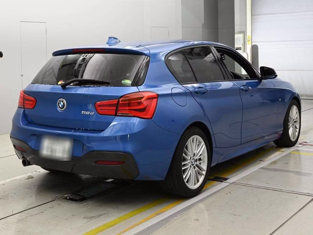 BMW 1-SERIES