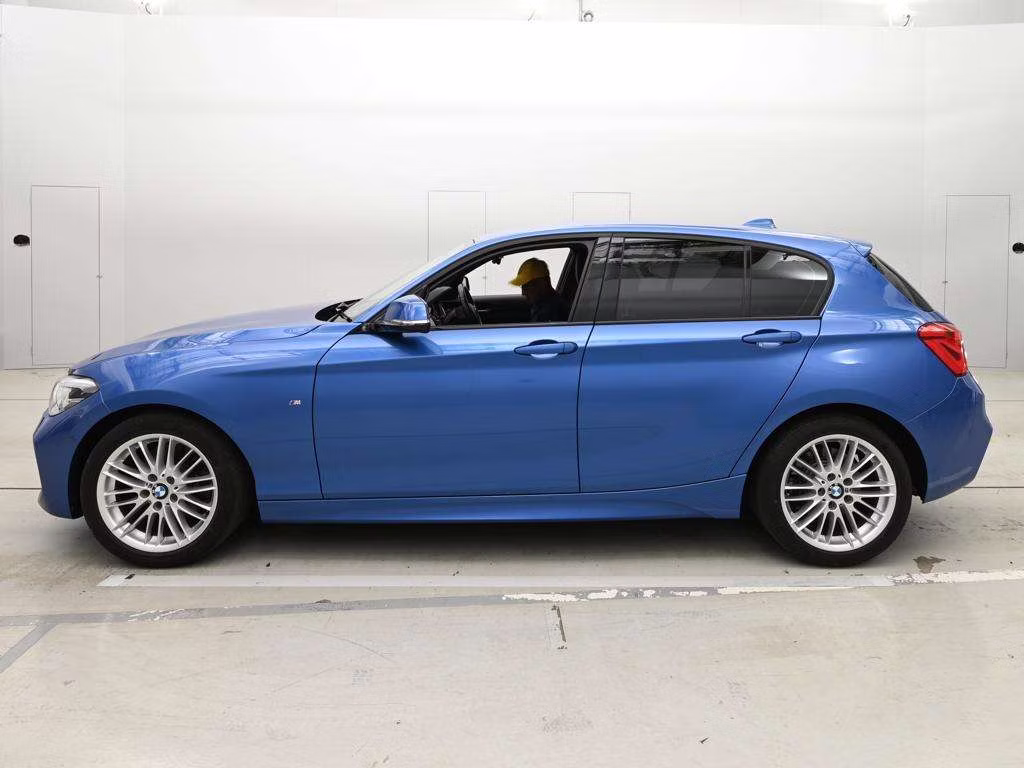 BMW 1-SERIES