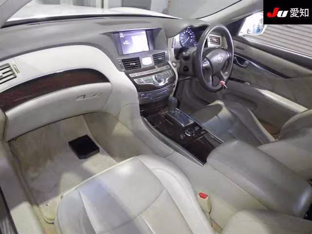 NISSAN FUGA