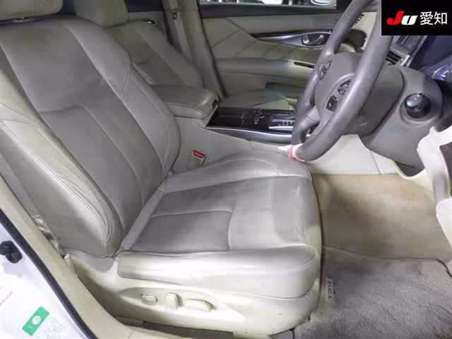 NISSAN FUGA