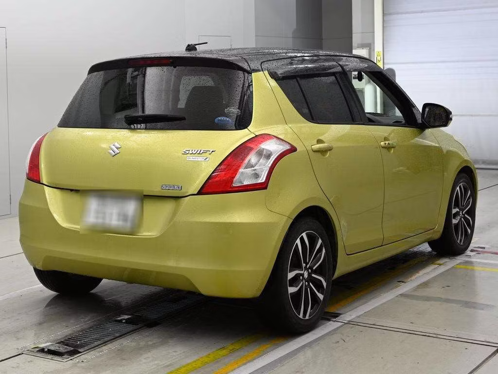 SUZUKI SWIFT