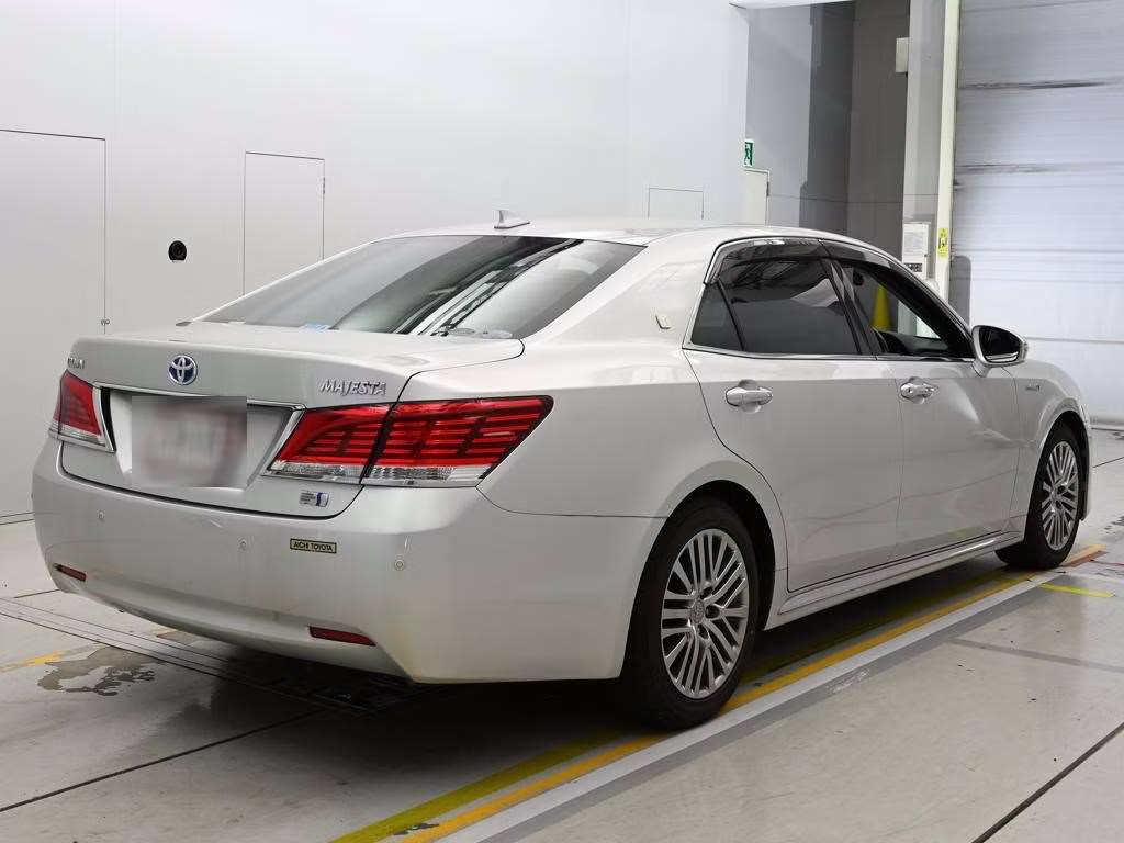 TOYOTA CROWN MAJESTA