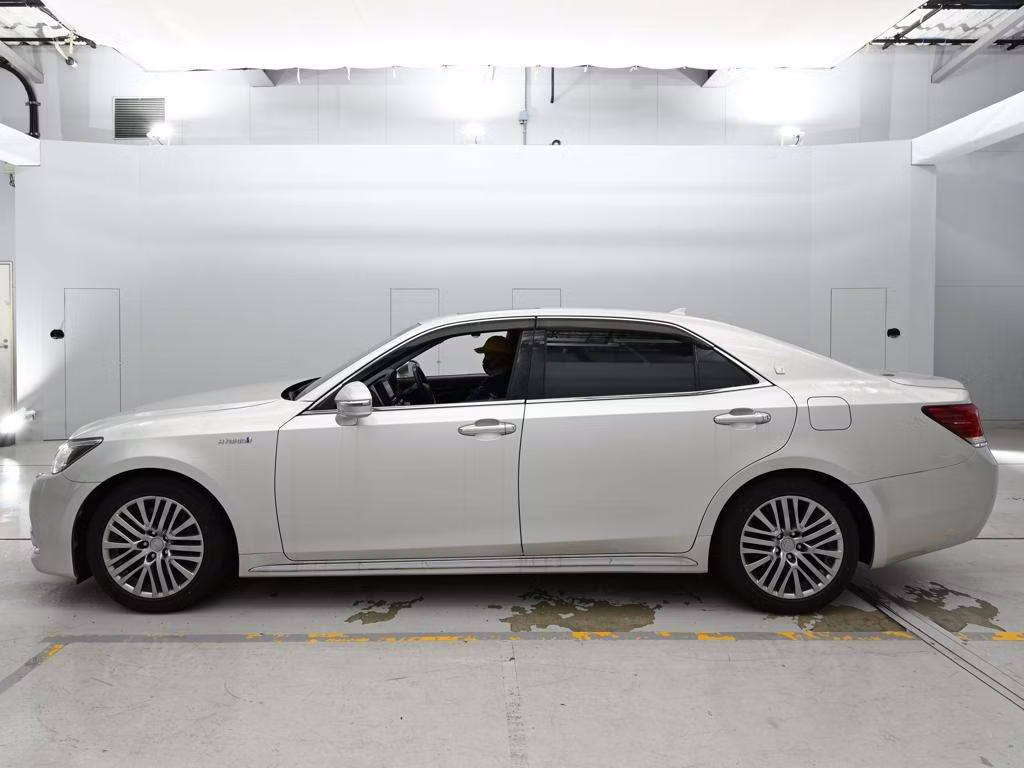 TOYOTA CROWN MAJESTA