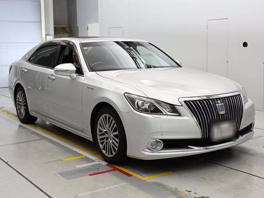 TOYOTA CROWN MAJESTA
