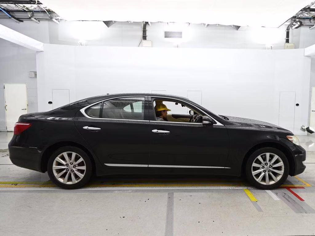 LEXUS LS460