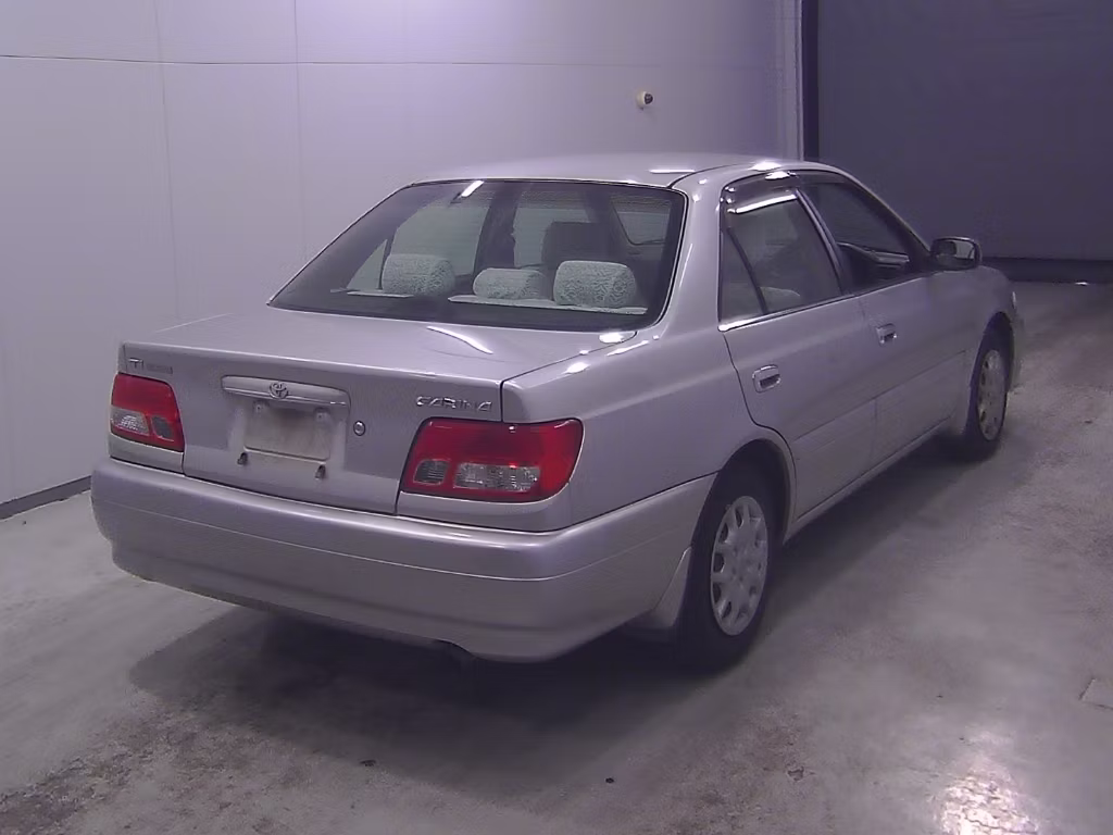TOYOTA CARINA