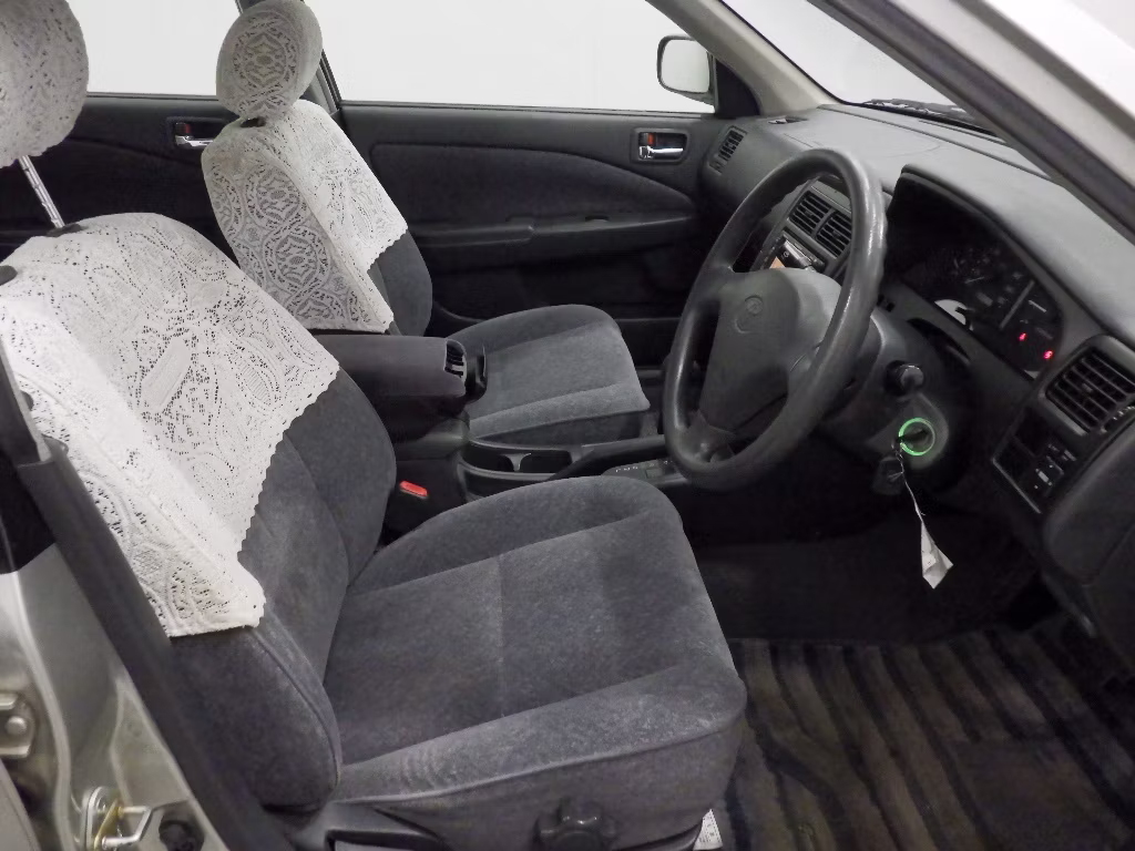 TOYOTA CARINA