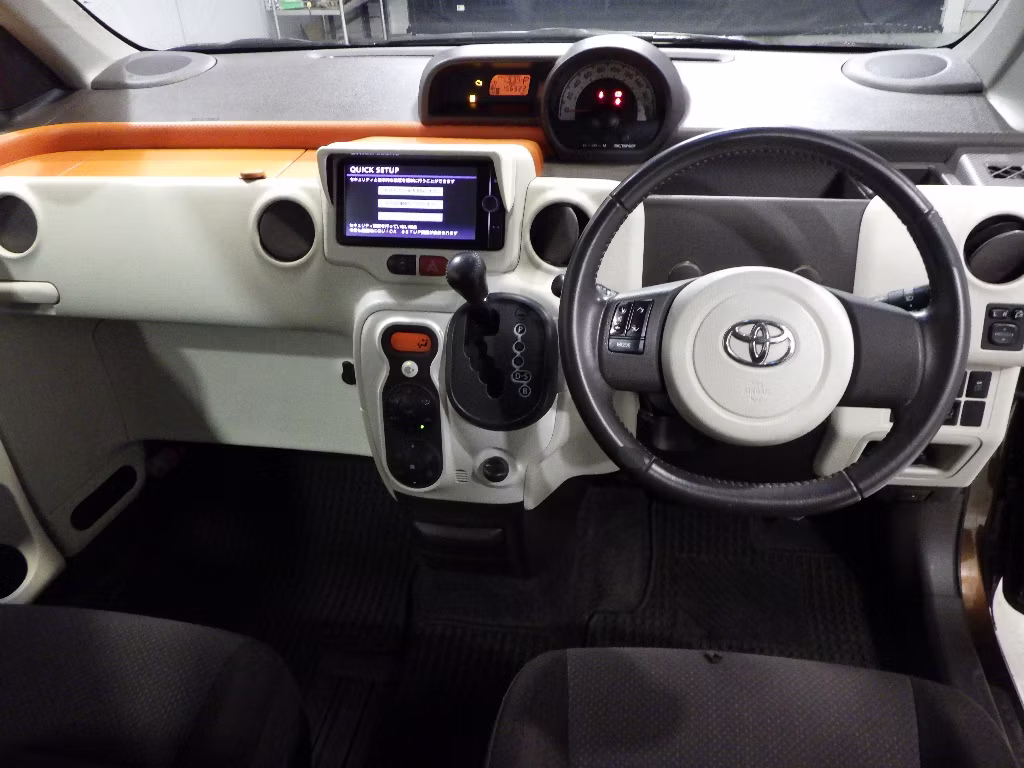 TOYOTA SPADE